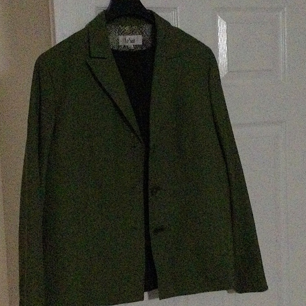 Pants suit